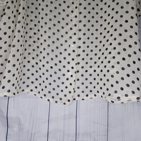 Ali & Kris Cropped Polka Dot Blouse - Black and Cream - Picture 6 of 10